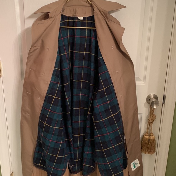 Vintage trench coat - Picture 4 of 9